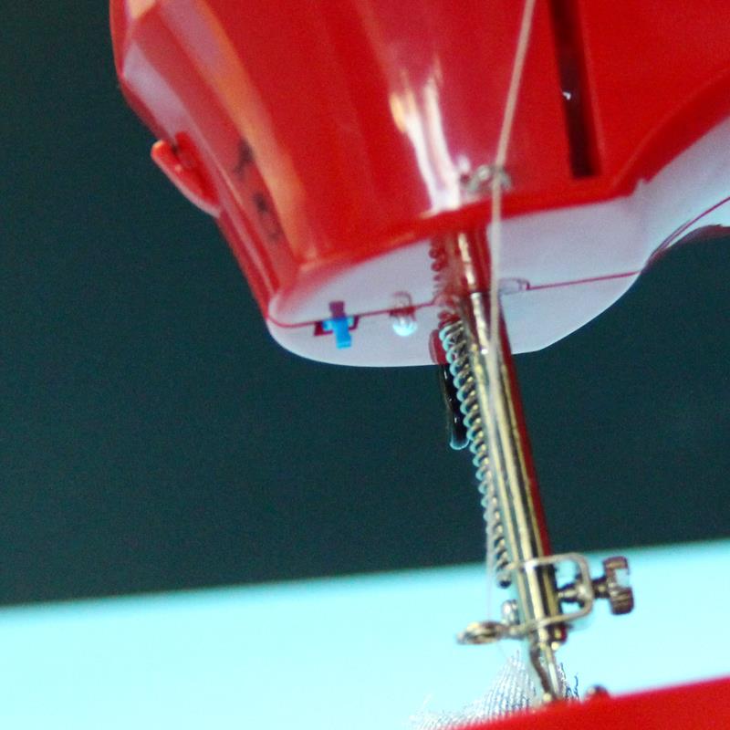 Focustar家用电动迷你缝纫机 小型台式缝纫机 满足日常缝纫锁边需求【胡天青】